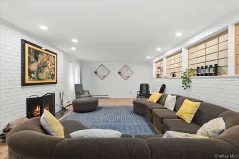275 Broadfield Road New Rochelle NY 10804