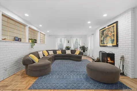 275 Broadfield Road New Rochelle NY 10804