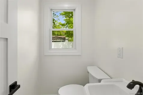 15 Locust Road Old Bethpage NY 11804