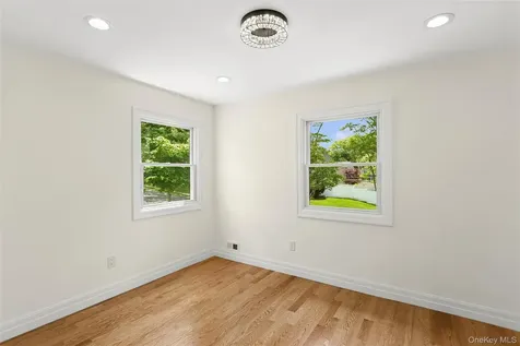 15 Locust Road Old Bethpage NY 11804