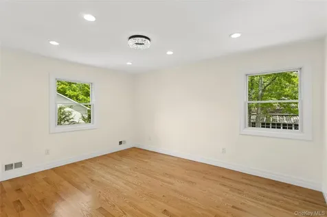 15 Locust Road Old Bethpage NY 11804