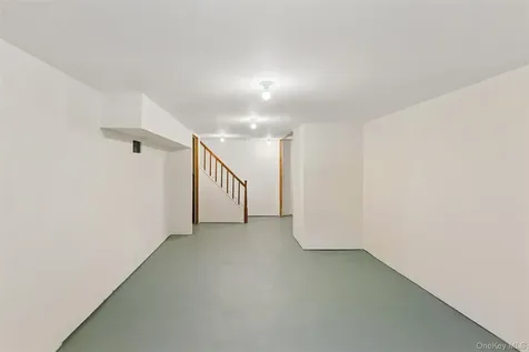 15 Locust Road Old Bethpage NY 11804