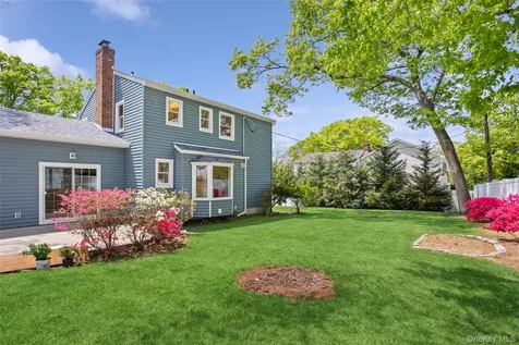 15 Locust Road Old Bethpage NY 11804