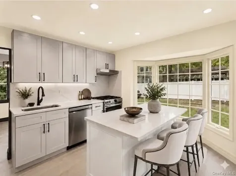 15 Locust Road Old Bethpage NY 11804