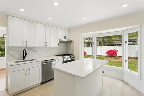 15 Locust Road Old Bethpage NY 11804