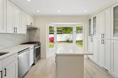 15 Locust Road Old Bethpage NY 11804