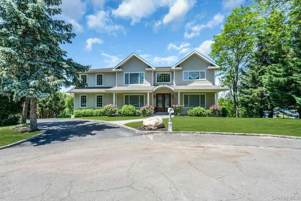 12 Barbara Lane Glen Cove NY 11542