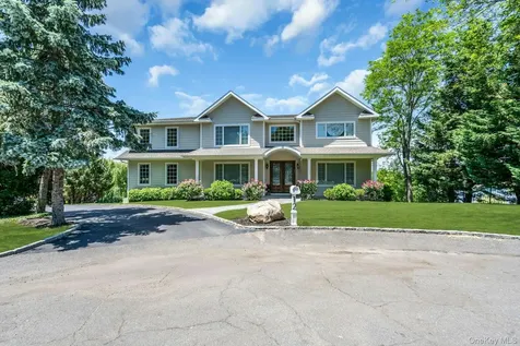 12 Barbara Lane Glen Cove NY 11542