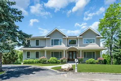12 Barbara Lane Glen Cove NY 11542
