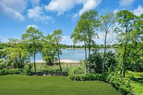 12 Barbara Lane Glen Cove NY 11542