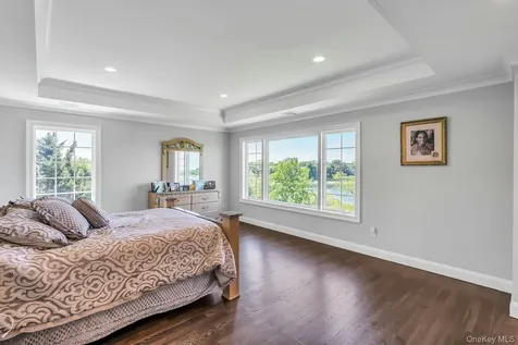 12 Barbara Lane Glen Cove NY 11542