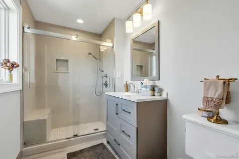 12 Barbara Lane Glen Cove NY 11542