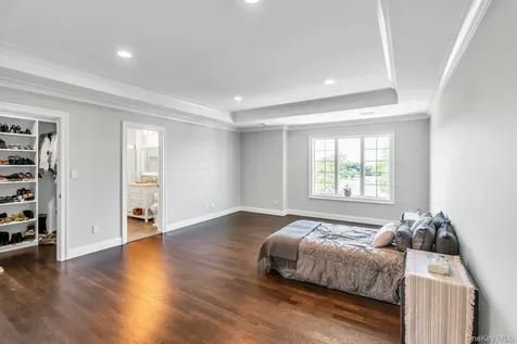 12 Barbara Lane Glen Cove NY 11542