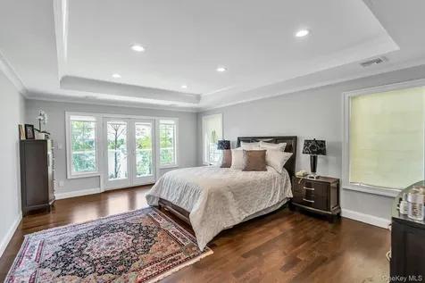 12 Barbara Lane Glen Cove NY 11542