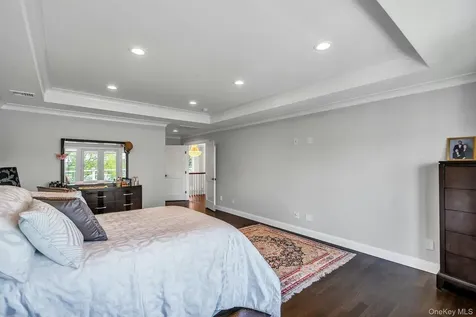 12 Barbara Lane Glen Cove NY 11542