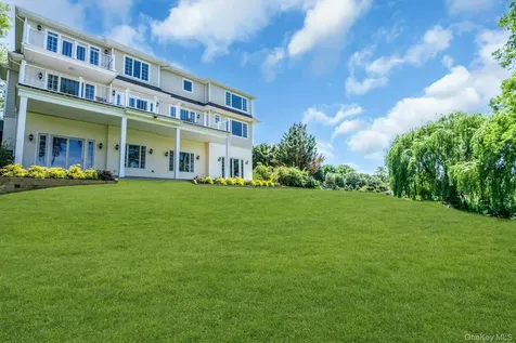 12 Barbara Lane Glen Cove NY 11542