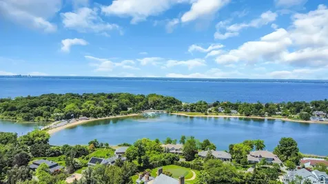 12 Barbara Lane Glen Cove NY 11542