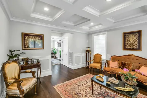 12 Barbara Lane Glen Cove NY 11542