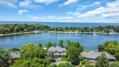 12 Barbara Lane Glen Cove NY 11542