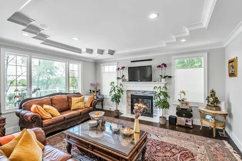 12 Barbara Lane Glen Cove NY 11542