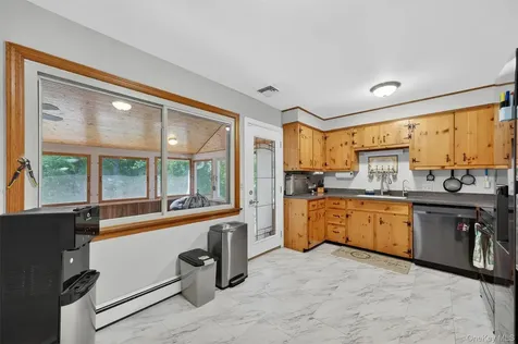 176 Gretna Woods Road Pleasant Valley NY 12569