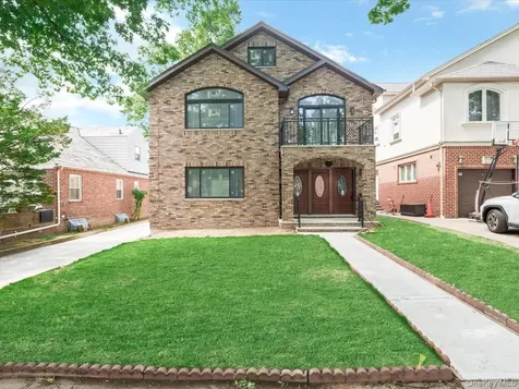 14729 70th Avenue Flushing NY 11367