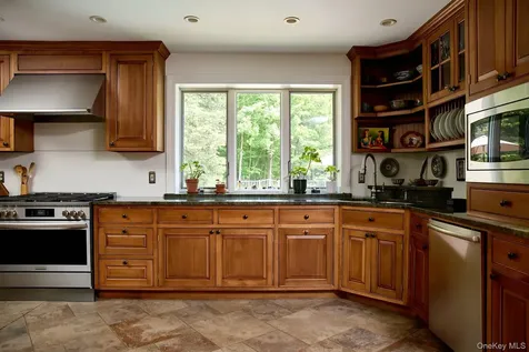 96 Plains Road New Paltz NY 12561
