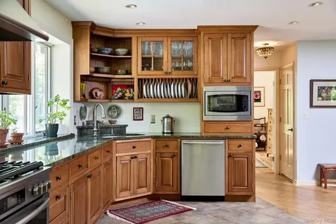 96 Plains Road New Paltz NY 12561
