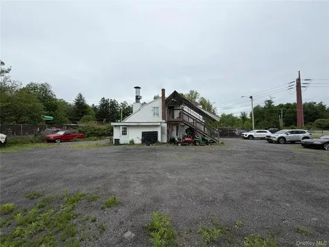 2079 9d Wappingers Falls NY 12590