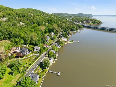 91 River Road Nyack NY 10960