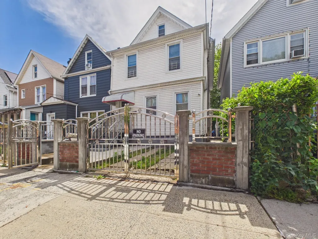 4432 Carpenter Avenue Bronx NY 10470