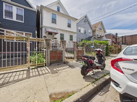 4432 Carpenter Avenue Bronx NY 10470