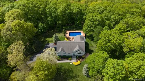 17 James Court Mahopac NY 10541
