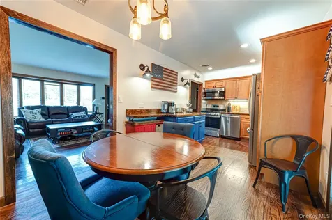 19 Buchanan Avenue Amity Harbor NY 11701