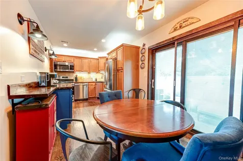 19 Buchanan Avenue Amity Harbor NY 11701