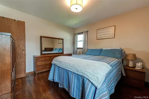 19 Buchanan Avenue Amity Harbor NY 11701