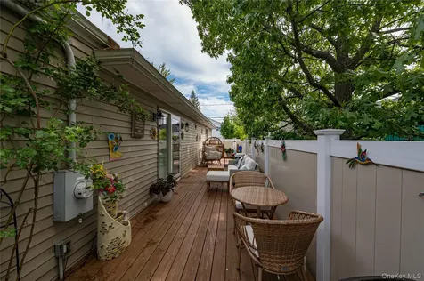 19 Buchanan Avenue Amity Harbor NY 11701