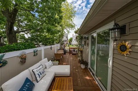 19 Buchanan Avenue Amity Harbor NY 11701