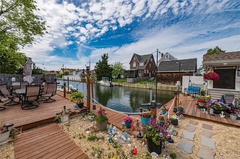 19 Buchanan Avenue Amity Harbor NY 11701