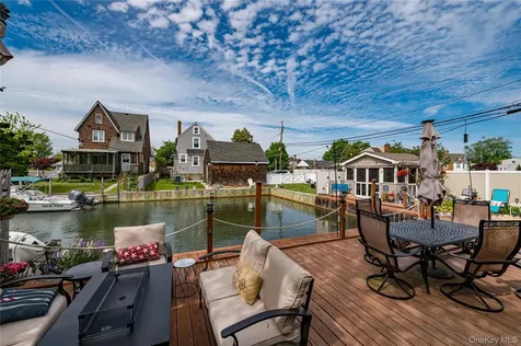 19 Buchanan Avenue Amity Harbor NY 11701