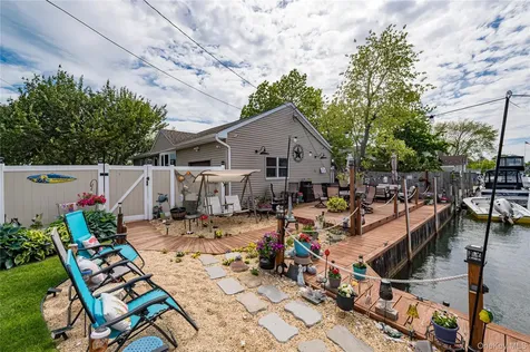 19 Buchanan Avenue Amity Harbor NY 11701