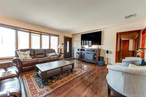 19 Buchanan Avenue Amity Harbor NY 11701