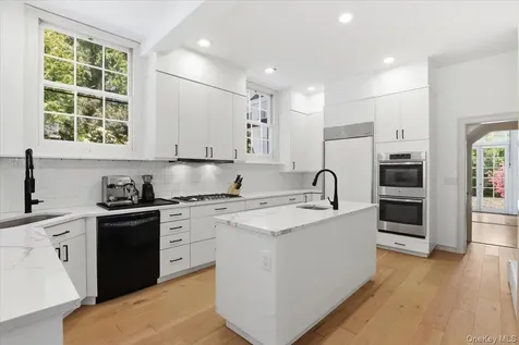 3 Israel Townsend Hill Armonk NY 10504