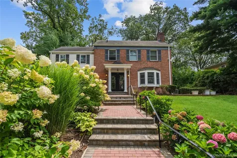 134 Wooleys Lane Great Neck NY 11023