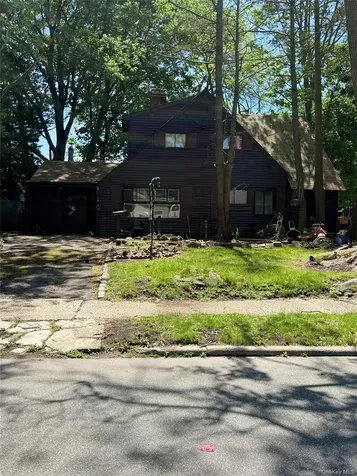 4 Legend Lane Westbury NY 11590