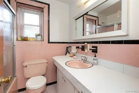 810 Neill Avenue Bronx NY 10462