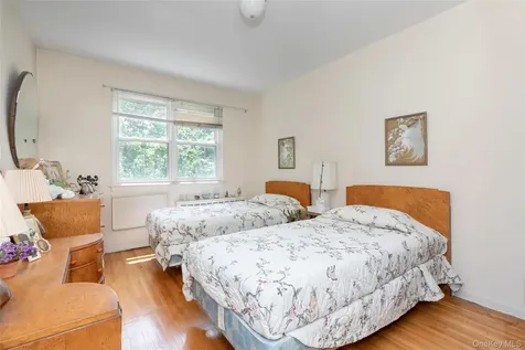 810 Neill Avenue Bronx NY 10462