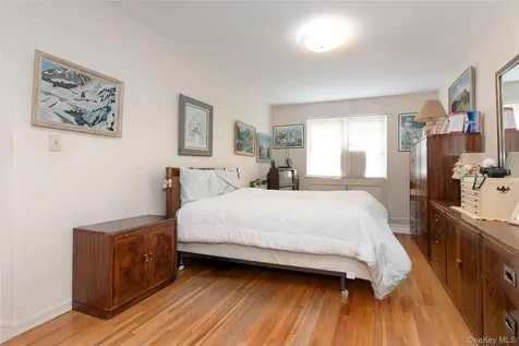 810 Neill Avenue Bronx NY 10462