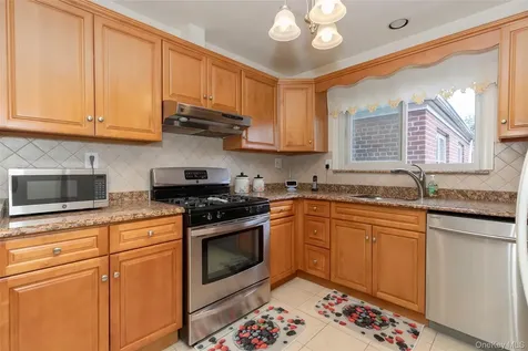 810 Neill Avenue Bronx NY 10462