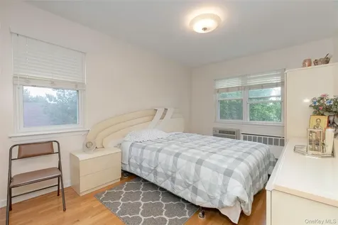 810 Neill Avenue Bronx NY 10462